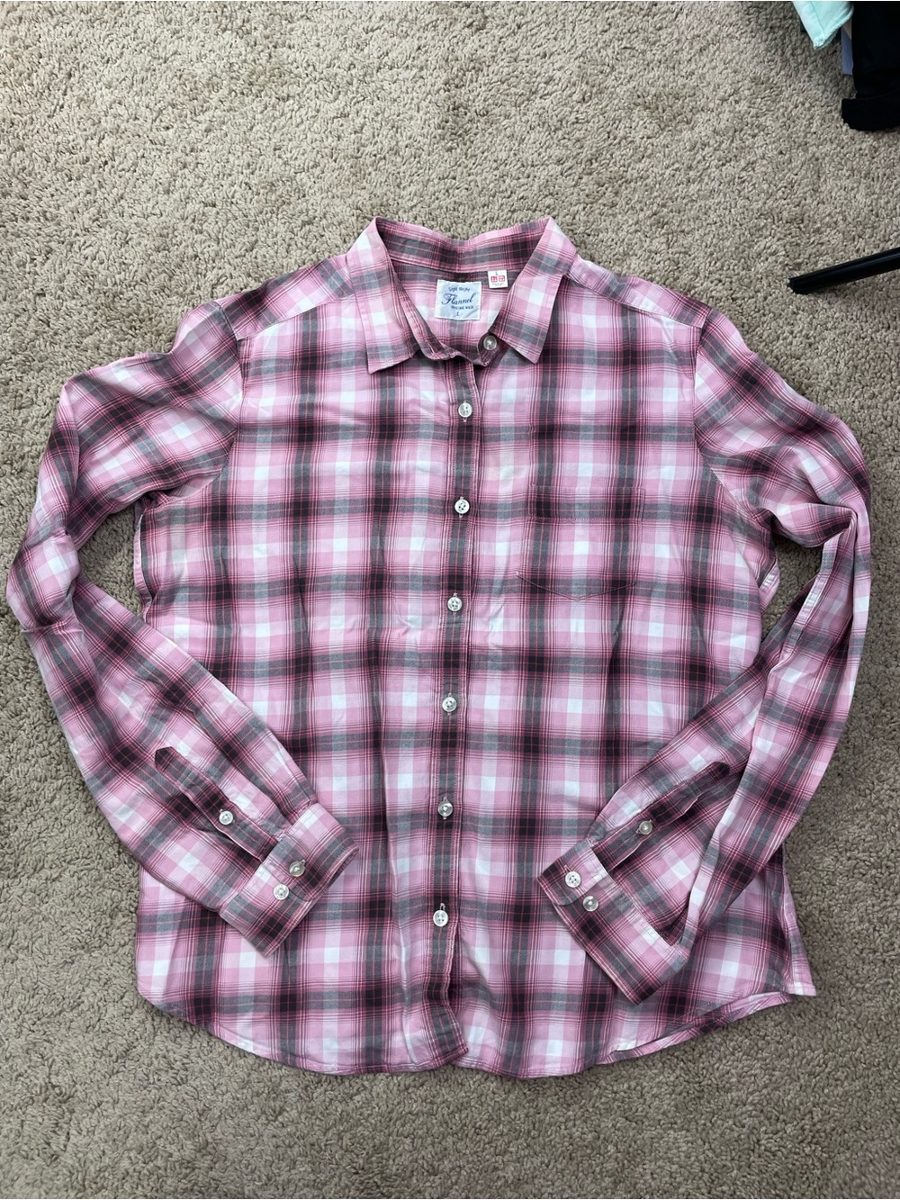 Uniqlo Pink Plaid Button-Down Shirt - Long Sleeve Light Weight Flannel